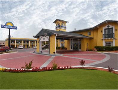 Airport Inn & Suites