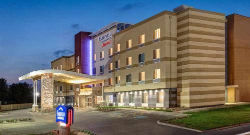 Fairfield Inn & Suites by Marriott Lincoln Airport