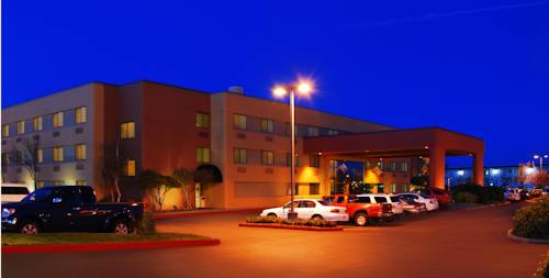 Oxford Suites Redding